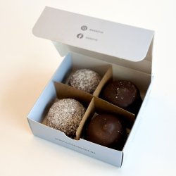 FL�DEBOLLER, 4 STK. 2 MED KOKOS &amp; 2 ALMINDELIGE